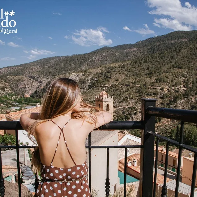 Mirador de los mayos CHICA Miralmundo 1