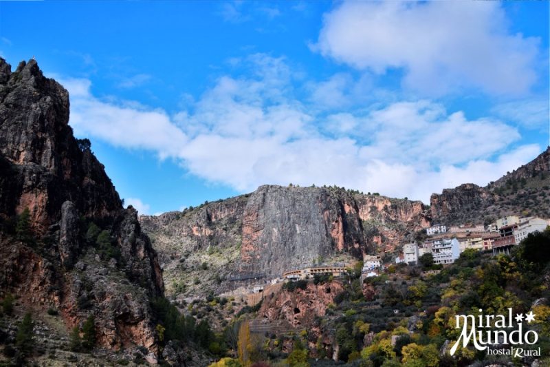 Ayna otono valle del rio Mundo Sierra del Segura Albacete Miralmundo Ayna otono valle del rio Mundo Sierra del Segura Albacete Miralmundo