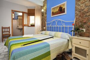 Habitación doble con cama de matrimonio - MIralmundo hotel rural en Aýna Albacete
