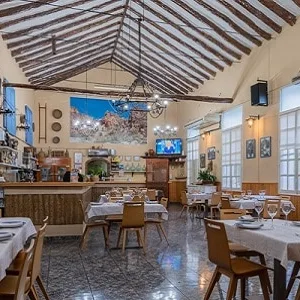 Comer en Ayna Restaurante la toba miralmundo 1