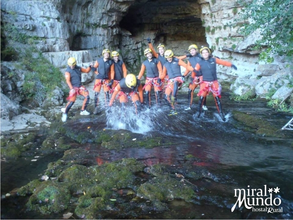 Espeleologia_Cueva_de_los_chorros-Miralmundo_02