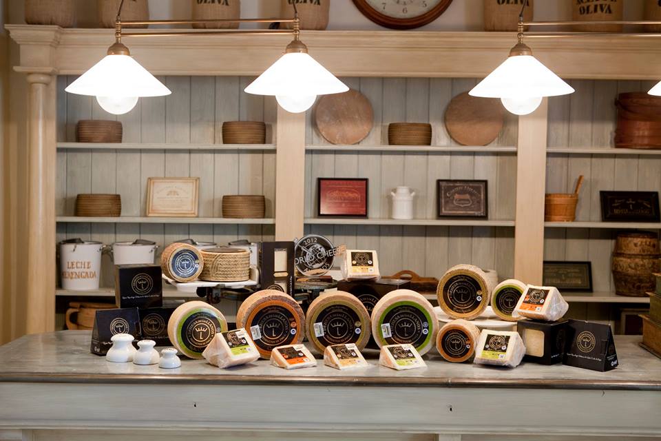 La-Dehesa-de-los-Llanos-tienda-Miralmundo