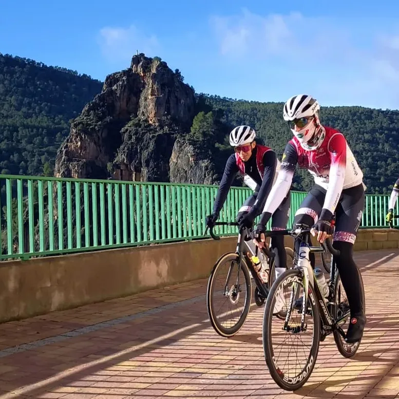 destino ciclista Ayna portada